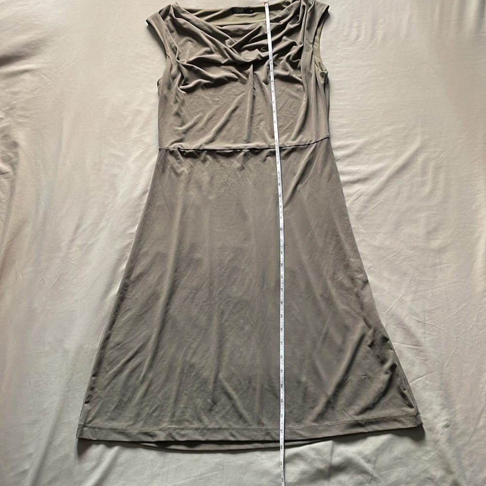 Olive green stretch dress, size medium - Picture 5 of 8